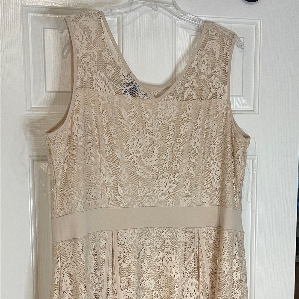Ivory Lace Lined Maxi Dress with Sheer Yoke Plus 2X Womans - Picture 8 of 13